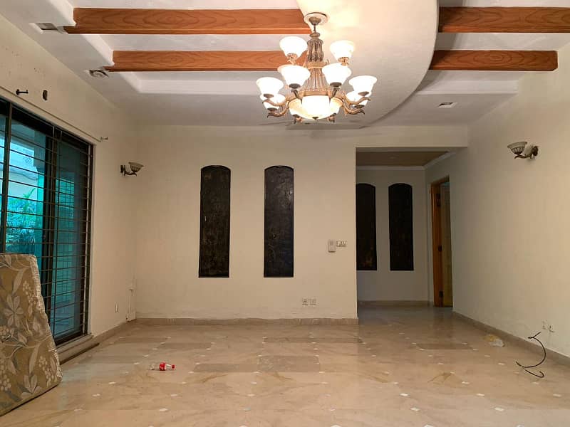 01 Kanal Slightly Used Modern House For Rent GG-Block DHA Phase 4 Lahore 0