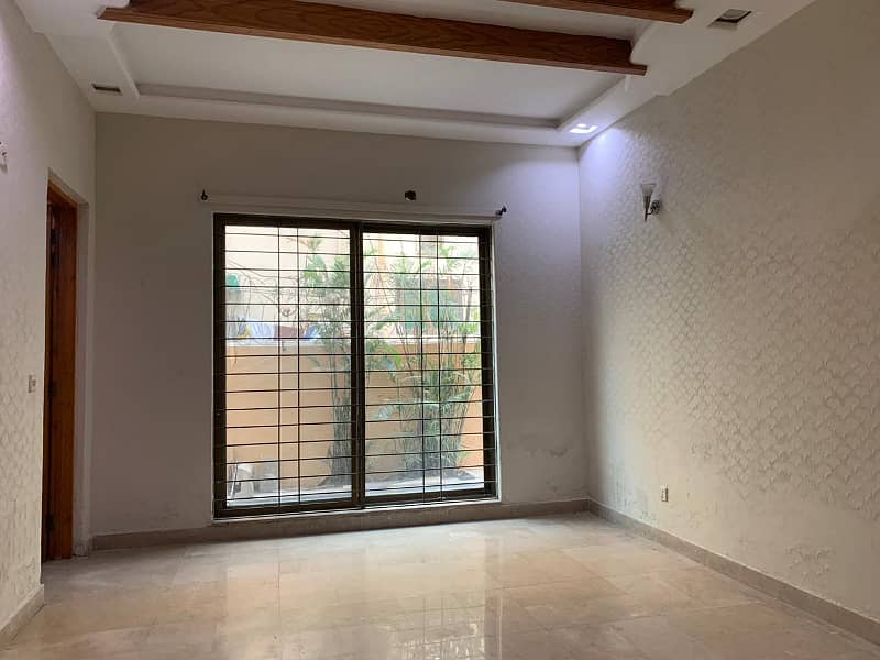 01 Kanal Slightly Used Modern House For Rent GG-Block DHA Phase 4 Lahore 5