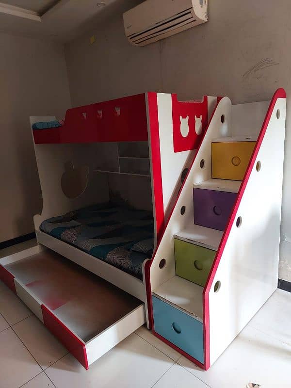 TRIPLE DECK BUNK BED 1