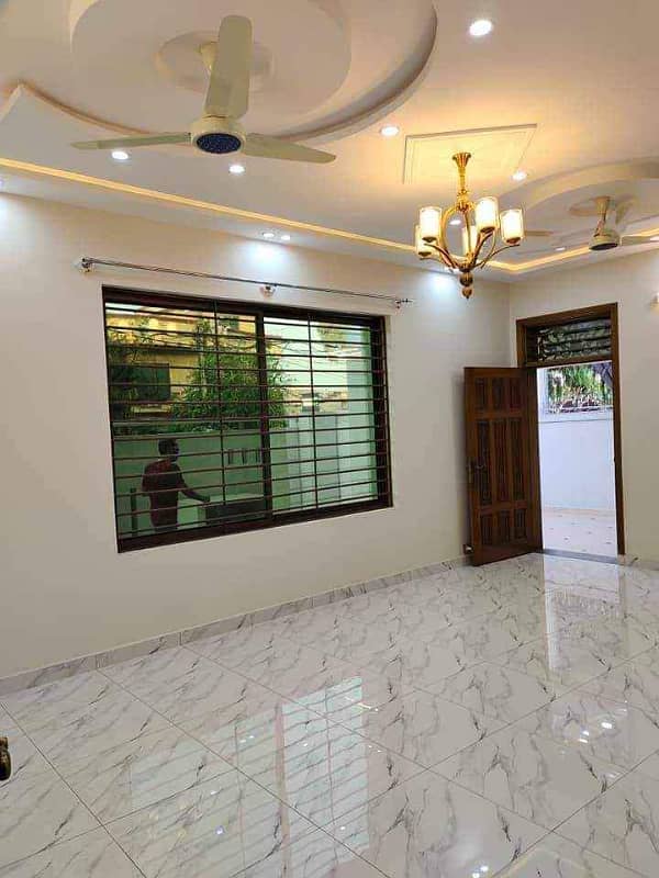 40/70 corner house for sale in pwd best location orignal pics attached sirf ak call janab 11