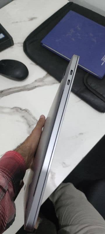 MacBook pro 2016 spec 250 2