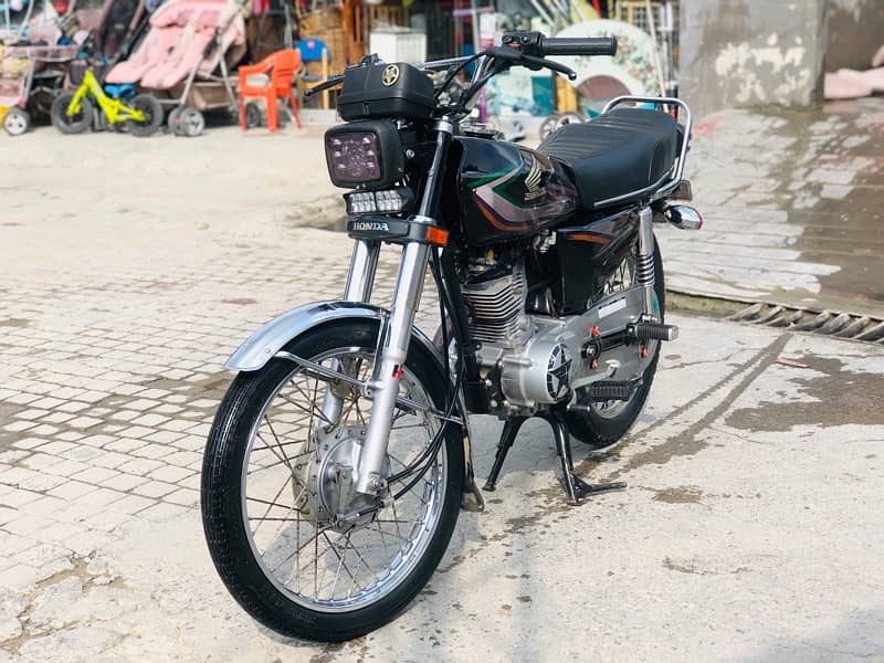 neat clean bike  no worked is required - lahore number 2