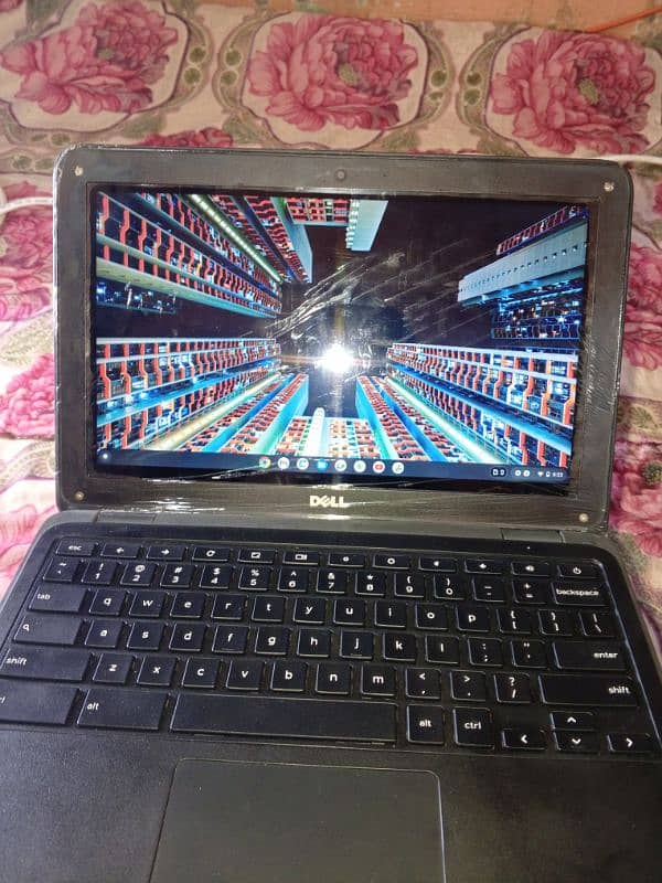 Dell Chromebook OS android  3180 model touch screen 4gb RAM 16gb ROM 4