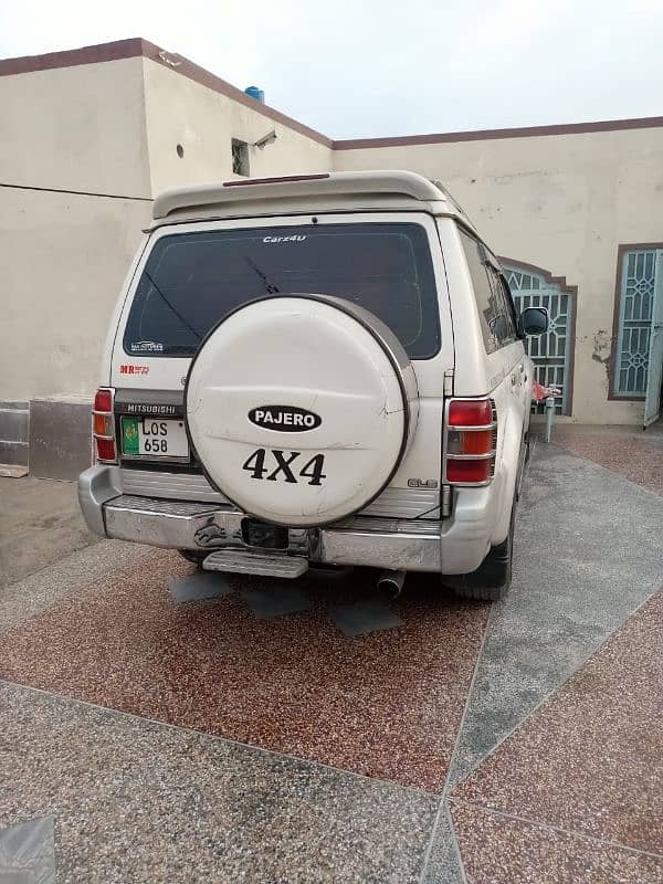 Mitsubishi Pajero 1993 5