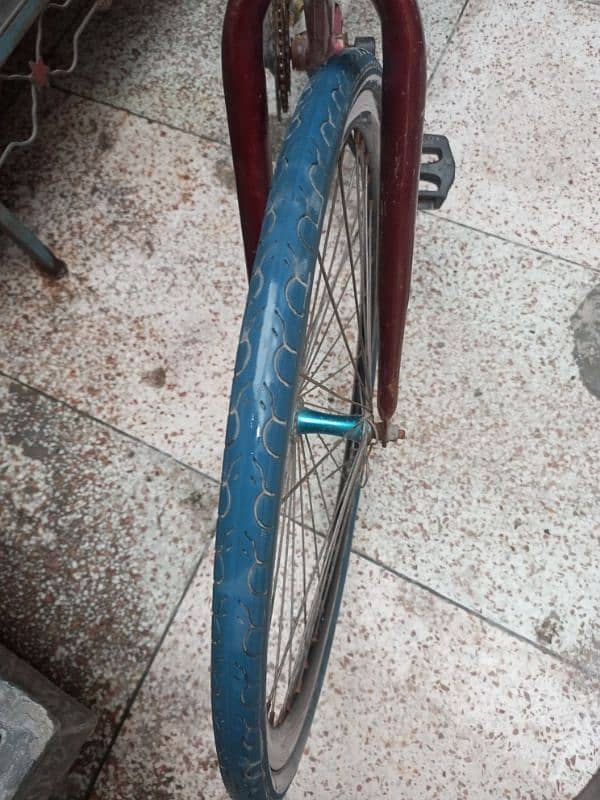 bicycle in used 10/9 condition 4