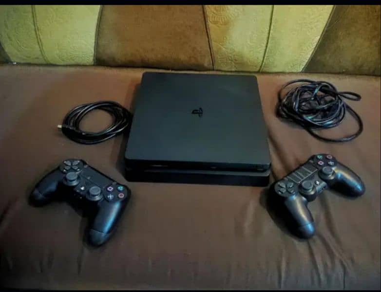 PS4 Disk version - 1tb  - 2 controllers ( orignal ) _( with  FIFA 21 ) 1