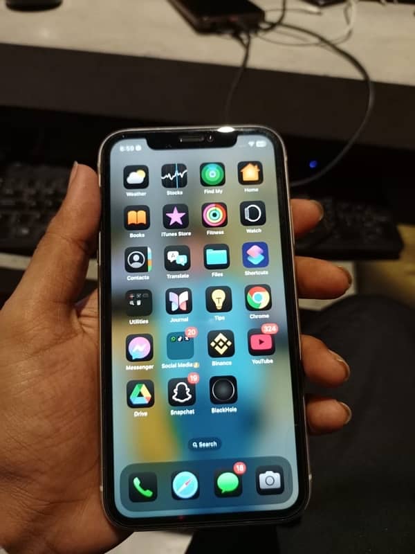 Iphone 11  White 3