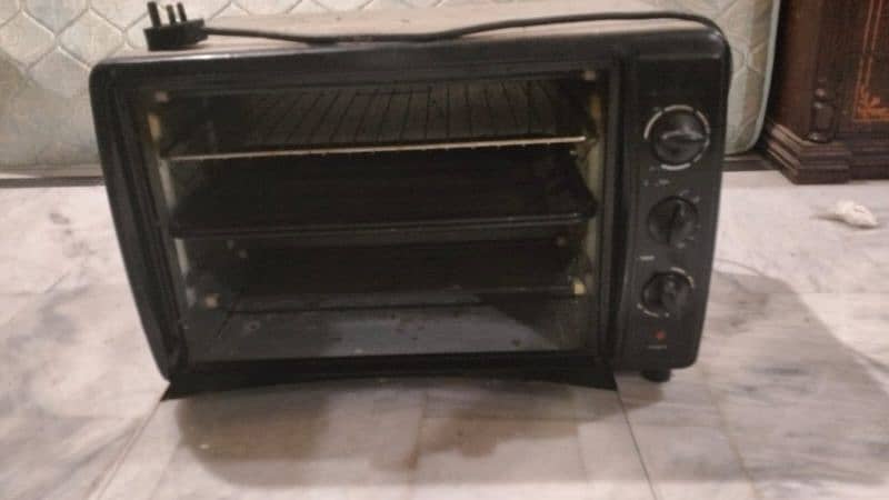 BLACK DECKER OVEN 1