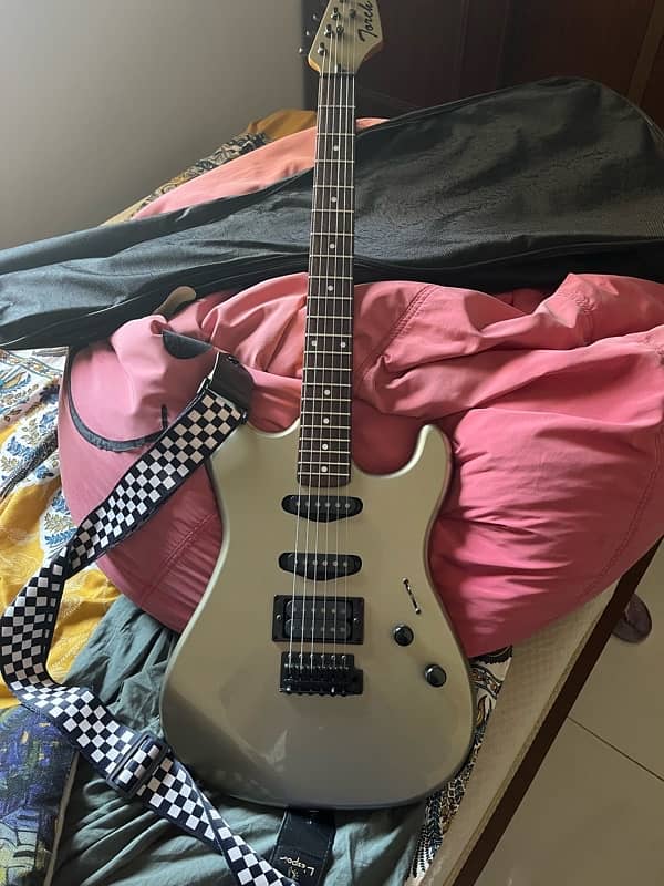 Torch vintage series electric guitar with amp 0