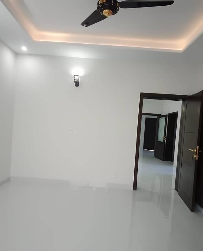 Upper Portion Available For Rent 8