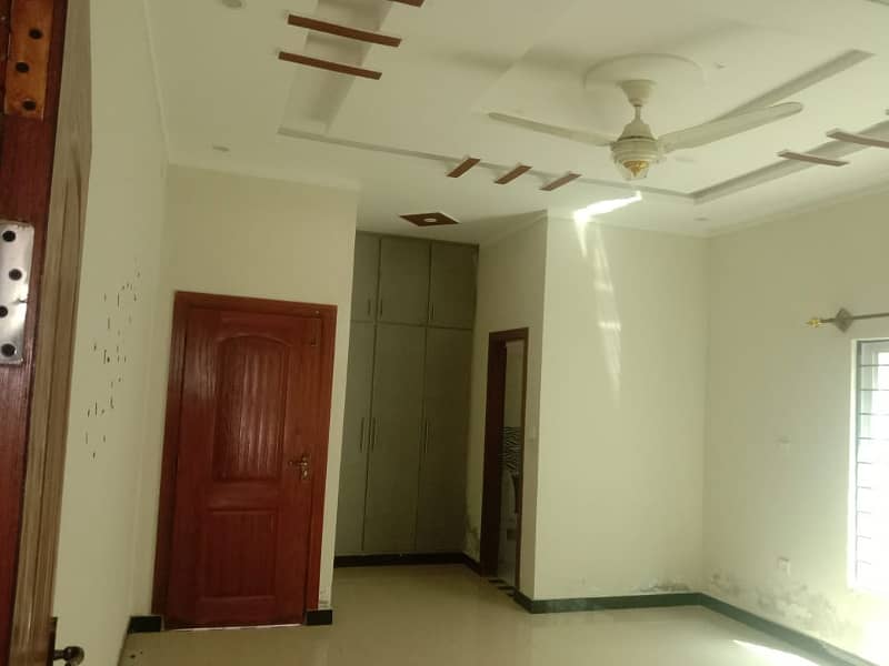 5 MARLA DOUBLE STORY DOUBLE UNIT HOUSE IS AVAILABLE FOR RENT 3