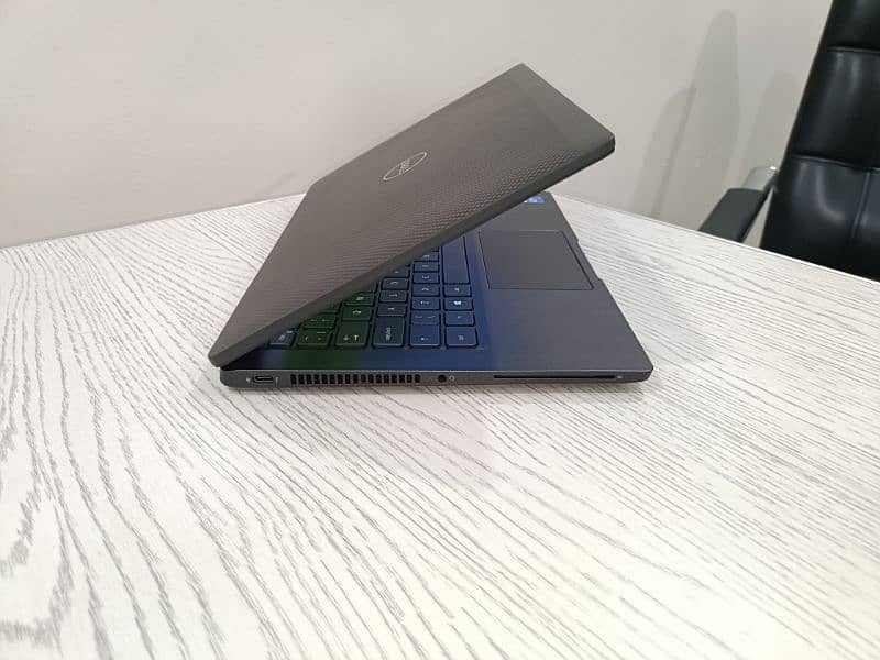 Dell latitude 7320 core i7 11th gen quadcore 13.3 inch fhd 1080p ips 9