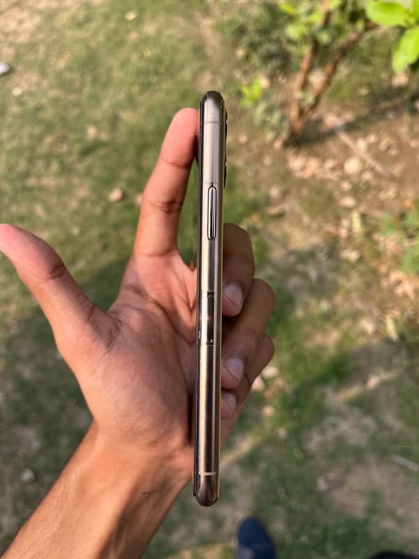 iphone 11 pro pta approved gold colour 3