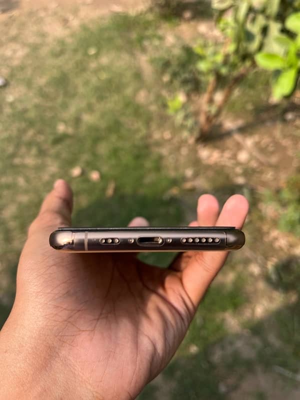 iphone 11 pro pta approved gold colour 5