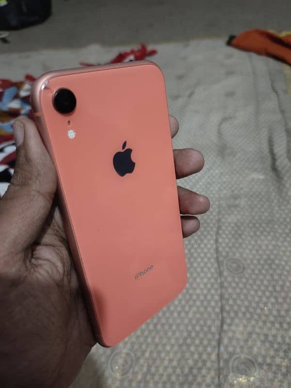 iphone XR 4