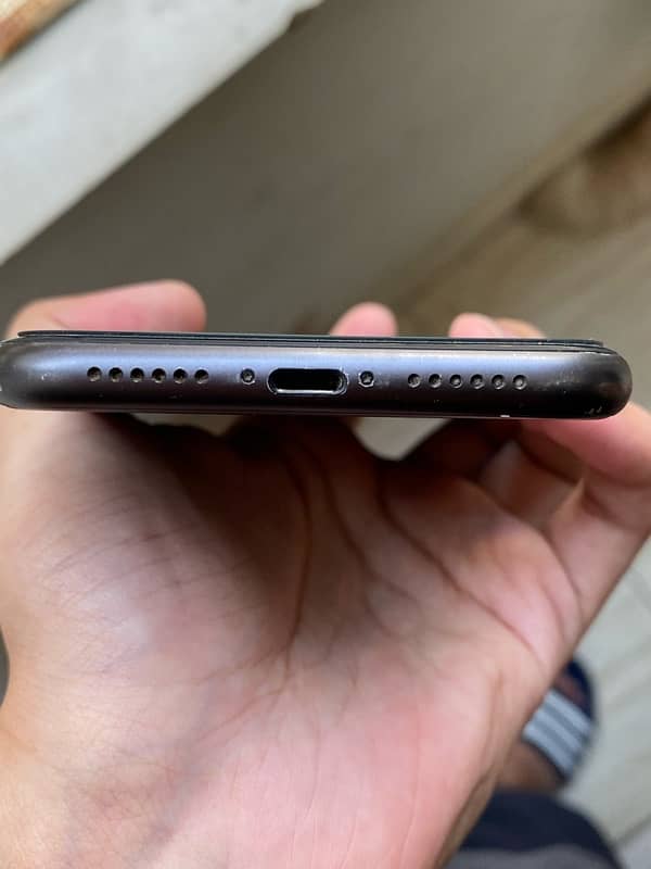 iphone 11 black 3