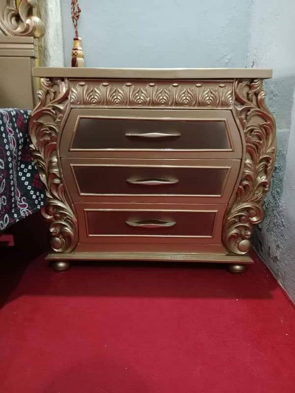 bedroom set bed and dressing table 2