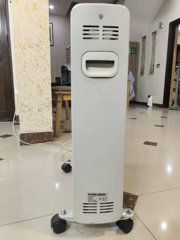 Black and Decker oil Heater, plastic from top repaired 3