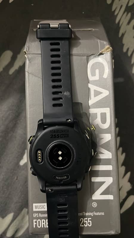 Garmin forerunner 255 Music GPS smartwatch black-46mm 1