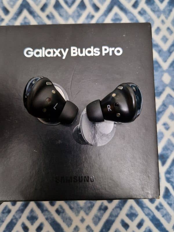 Samsung galaxy buds pro original 10/10 condition 4