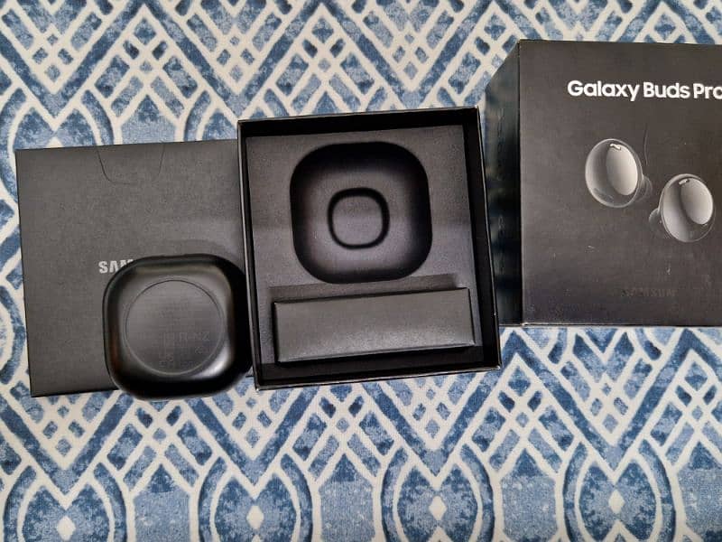 Samsung galaxy buds pro original 10/10 condition 8