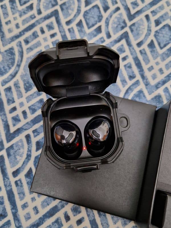 Samsung galaxy buds pro original 10/10 condition 9