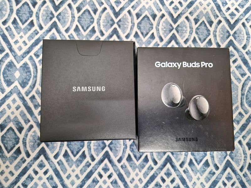 Samsung galaxy buds pro original 10/10 condition 12