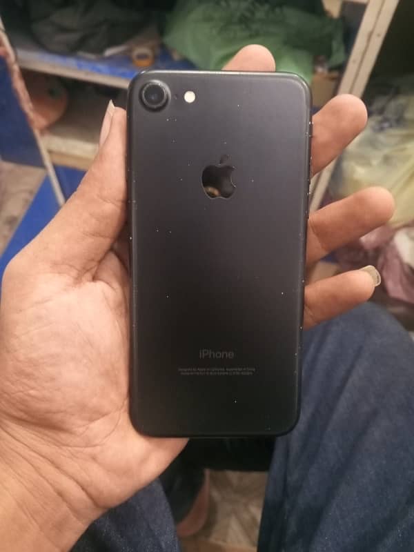 iphone 7 black 128 gb official pta aproved 0