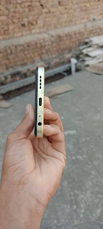 10/ 10 condition no scratch vivo y35 2