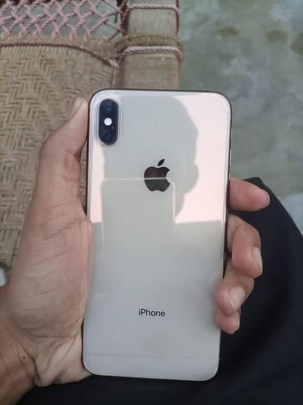 iphone xs max golden 64Gb pta approve not any fault 3