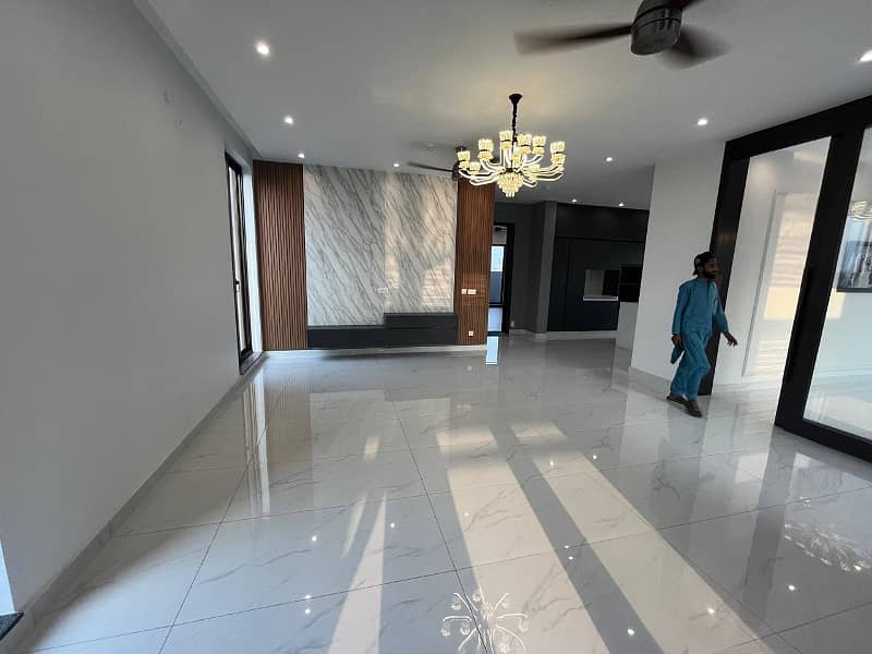 01 Kanal Out Class Stylish Luxury Bungalow For Sale In W-Block DHA Phase 7 10