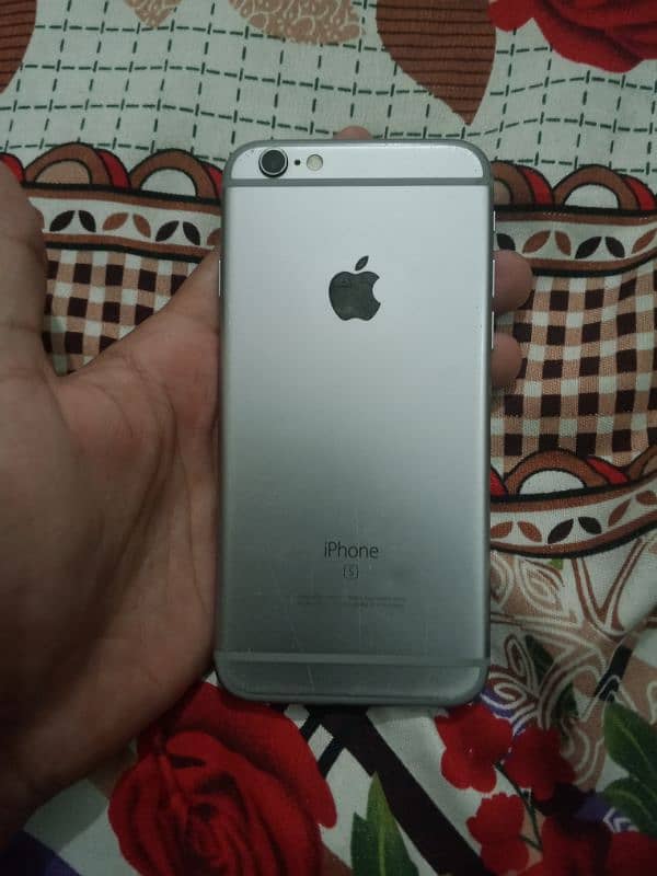 I phone 6s 10 by 10 with charger and box 1