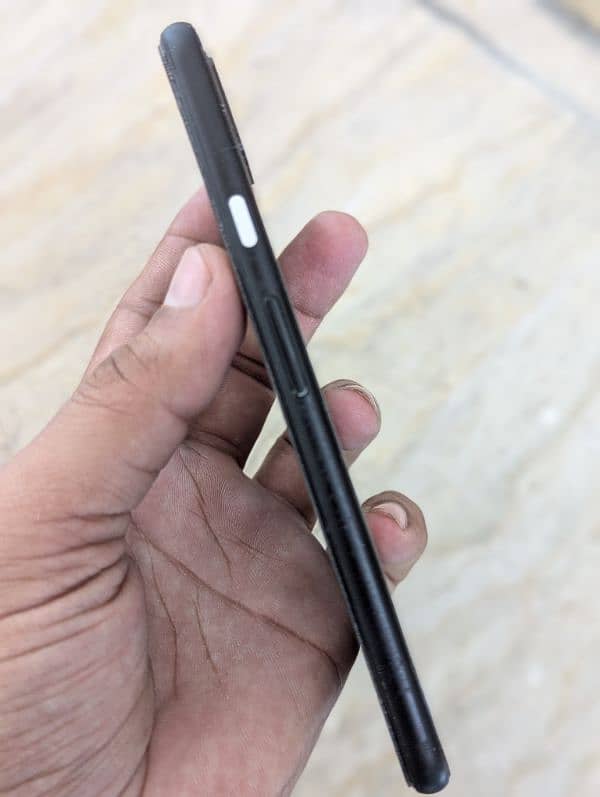 pixel 4xl 128gb 6gb approved 8/10 condition 4