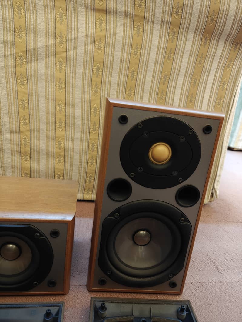 Yamaha NS-C120 Centre with Two Front NS-90 Speakers 2