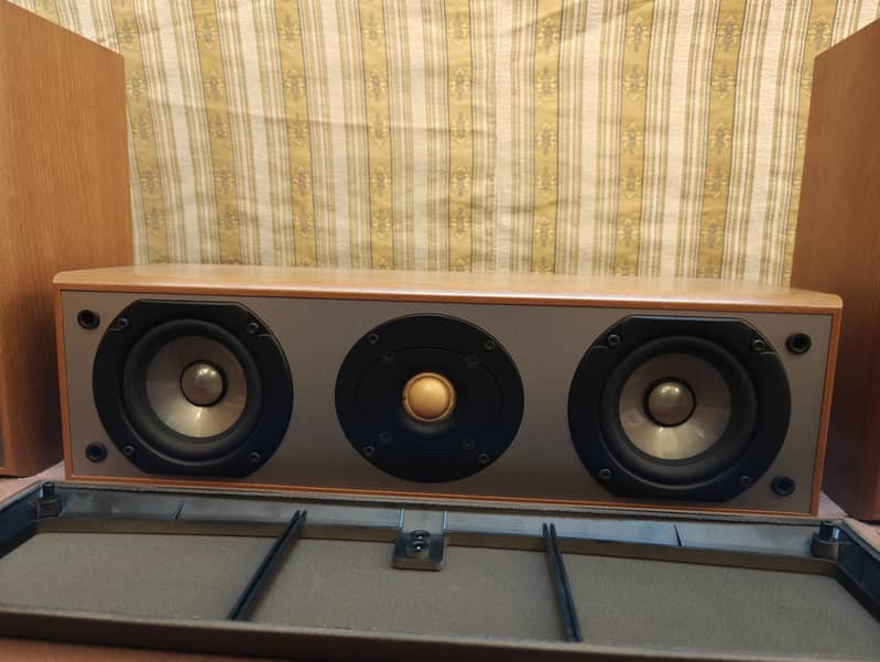 Yamaha NS-C120 Centre with Two Front NS-90 Speakers 3