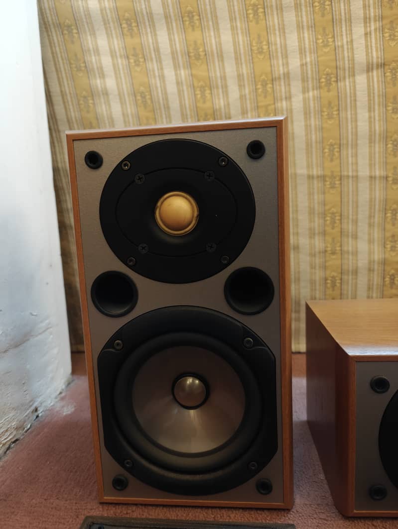 Yamaha NS-C120 Centre with Two Front NS-90 Speakers 4