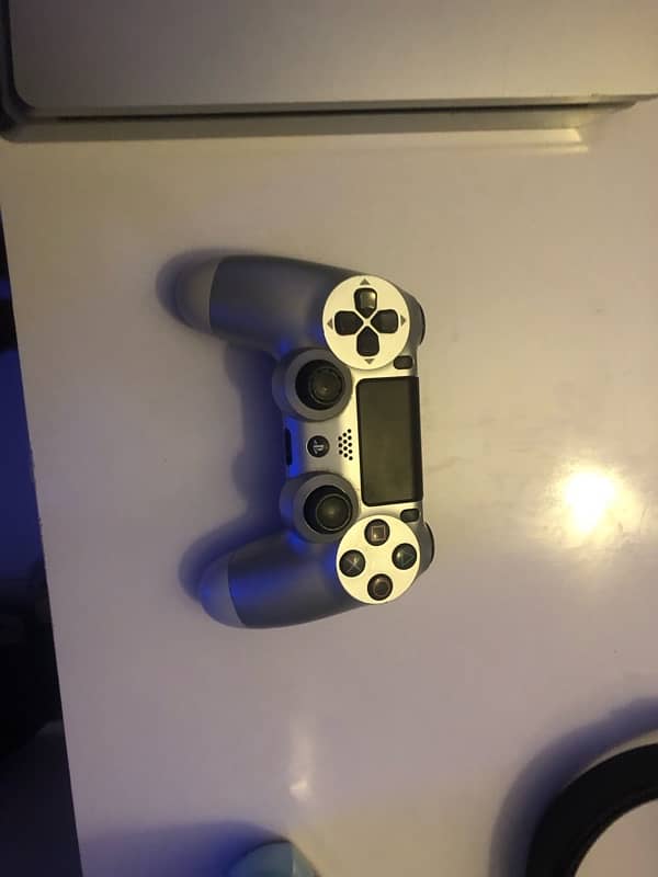 PS4 Limited Edition Silver 4