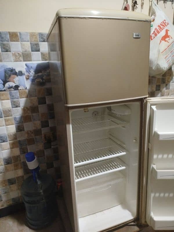 8 cbft Freezer available in good condition 2