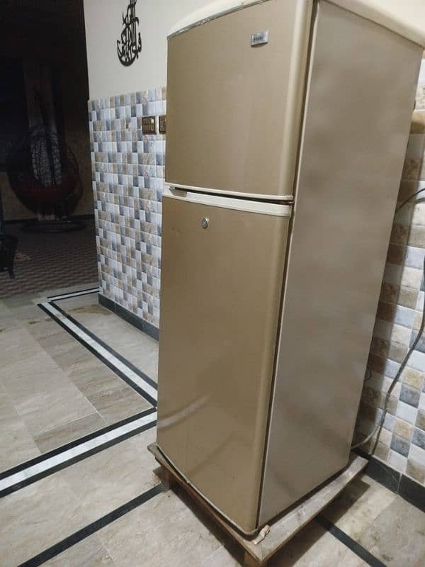 8 cbft Freezer available in good condition 8