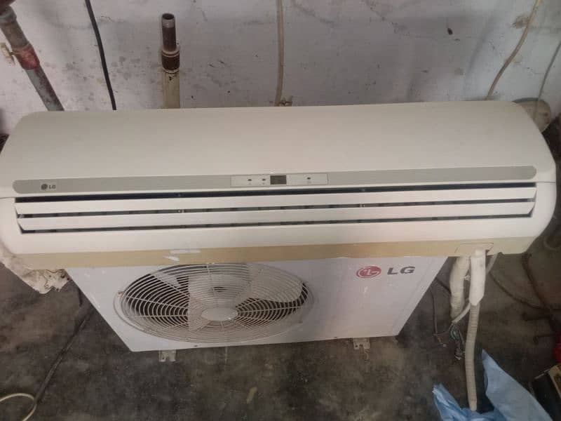 Air conditioned Split LG 4