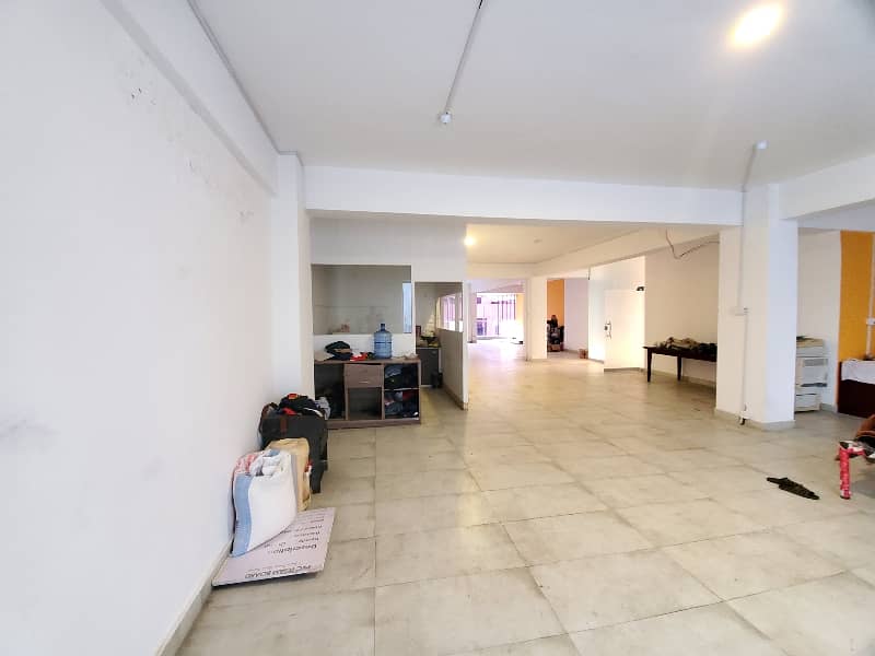 2200 Sq Feet Space For Rent On Prime Location 2