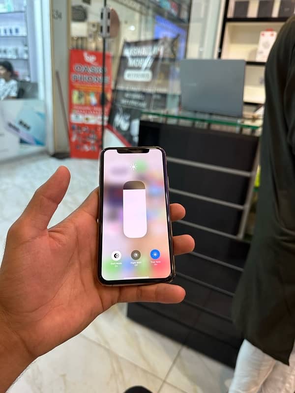 iPhone 11 Pro Factory Waterpack Urgent Sale 5