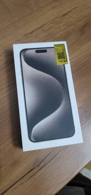 Iphone 15 pro max 256gb Pta approved 10/10 4