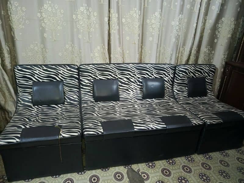 sofa set with dewan 0