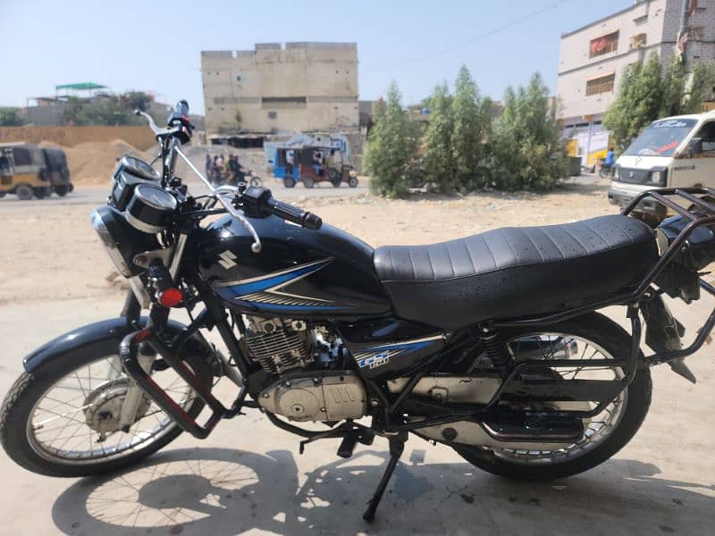 susuki 150 bike he normal condition me he baki sab ok he 3