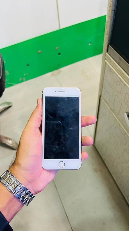 IPhone 7 (128GB) PTA prove 10/10 1