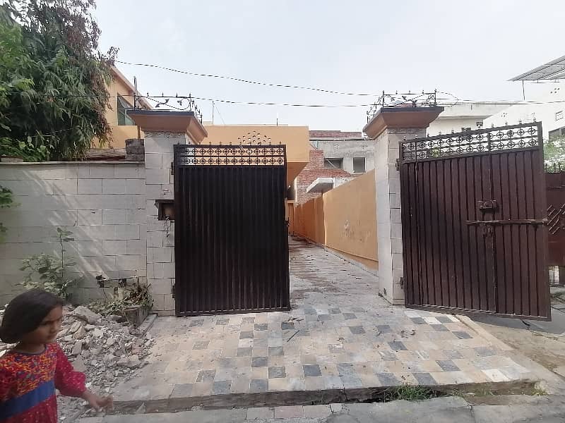 Single Storey 10 Marla House For Sale In Awan Town Awan Town 5