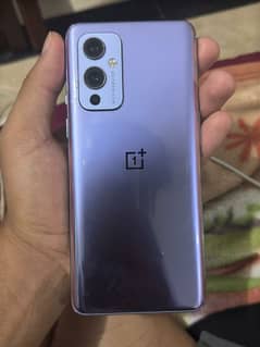 ONEPLUS9 8/128 with original charger but green line in middle 0