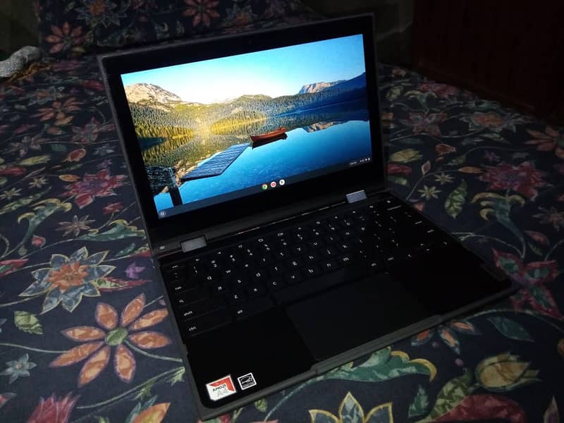 Lenovo Chromebook Touchscreen 360 10/10 1