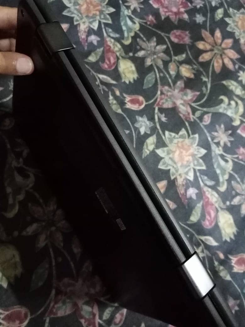 Lenovo Chromebook Touchscreen 360 10/10 7